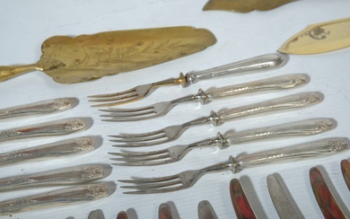 Cutlery set/cake servers for 12 people. Wooden handles made from 800 silver.