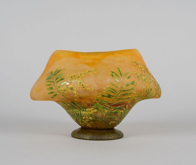 DAUM Nancy. Rare petit vase en forme navette... - Lot 208 - Copages Auction Paris