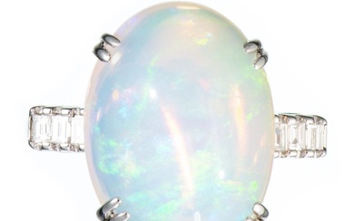 DIANA CARMICHAEL - Bague en or girs, opale de 7.24 cts et diamants