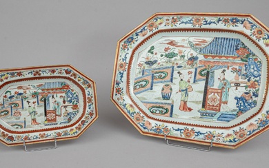 Deux plats octogonaux en porcelaine émaillée,... - Lot 208 - De Baecque et Associés