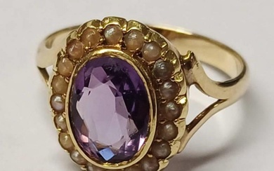 EARLY 20TH CENTURY PEARL & AMETHYST CLUSTER RING, THE OVAL A...