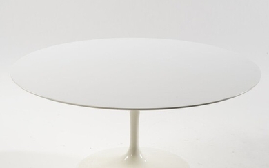 Eero Saarinen, table d'appoint '150', 1956, H. 42, Ø 91 cm. Fabriquée par Knoll International,...