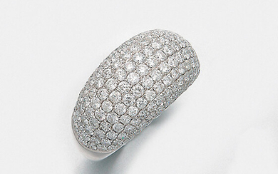 Elegant cocktail diamond ring