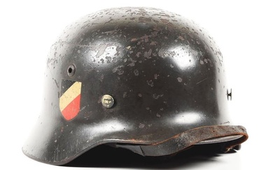 GERMAN WWII LUFTWAFFE DOUBLE DECAL M35 HELMET.