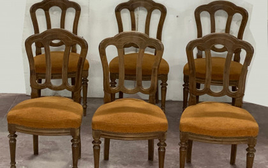 Gruppo di sei sedie in legno con schienale a giorno, piedi anteriori torniti e posteriori mossi, secolo XIX (difetti)