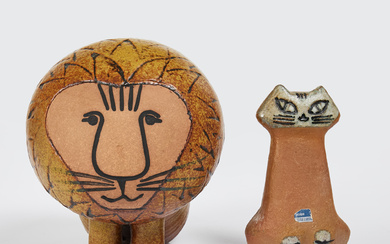 LISA LARSON. Figurines, 2 pieces, Lion, medi and cat, partly glazed earthenware, signed in the estate and the cat labelled.