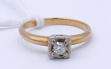 Ladies 14k Diamond .15ct Solitaire Ring Size 6.5