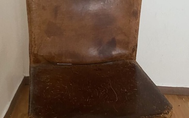 Mario BELLINI pour CASSINA Chaise "CAB 412" garnie de cuir brun 81 x 47 x...