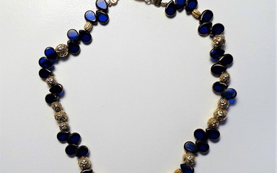 NECKLACE, 925 gold-plated silver with blue glass stones.