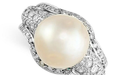 NO RESERVE - A RETRO PEARL AND DIAMOND RING Pearl