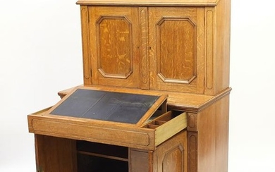 Oak Secretaire cabinet, the superstructure fitted an