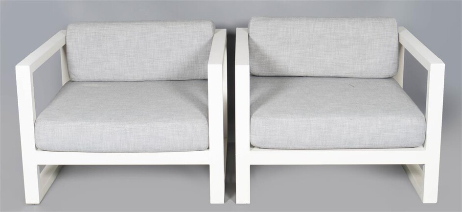 PAIR OF CONTEMPORARY WHITE PAINTED METAL DECK ARMCHAIRS