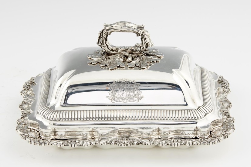 PAUL STORR. A FINE GEORGE III SILVER ENTREE DISH AND COVER ...