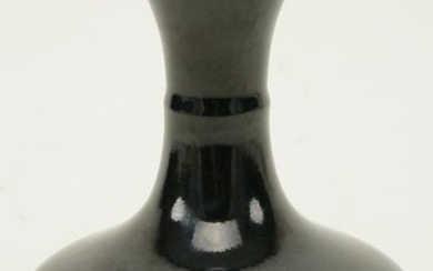 Porcelain Vase. China. 18th/19th century. “Garlic