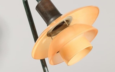 Poul Henningsen, Louis Poulsen, Table Lamp, model Snowdrop PH 2/2