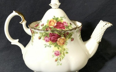 ROYAL ALBERT Never Used Porcelain Teapot, Eng