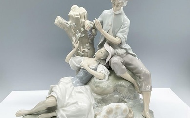 Romantic Group 1004662 - Lladro Porcelain Figurine