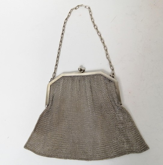 Silver mesh bag with plain mount, Import Marks. 6oz.