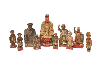 TEN CHINESE LACQUERED WOOD FIGURES 明或後期 漆木人物雕像十件