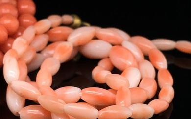 TWO VINTAGE ROWS OF CORAL BEADS. THE FIRST ROW WITH BARREL CLASP, AVERAGE BEAD SIZE 4.9mm