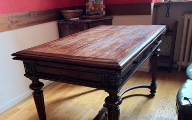 Table de salle à manger en bois sculpté de... - Lot 208 - Daguerre