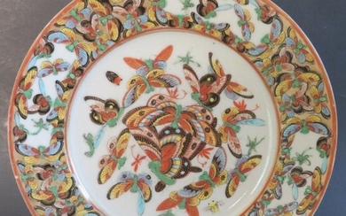 Thousand Butterflies Chinese Export Porcelain Plate