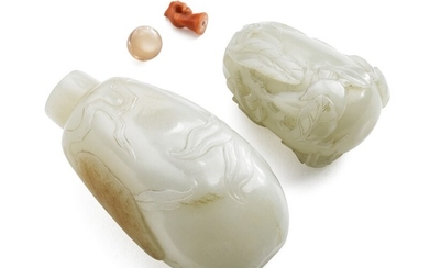 Two Chinese whitish jade snuff bottles. Qing, c. 1900. Weight insect 64 and 103 g. H. 5 og 8.5 cm. (2)