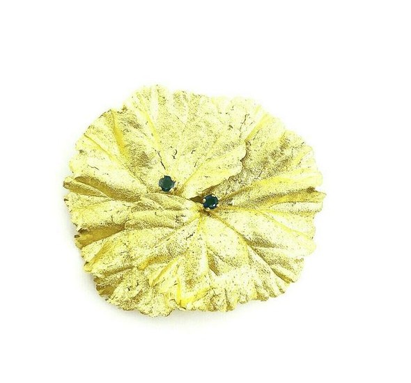 VINTAGE 1970's 22K Hummered Yellow Gold Sapphire Flower
