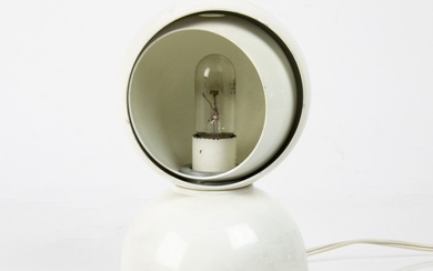 Vico MAGISTRETTI (1920 - 2006) pour ARTEMIDE Lampe de table modèle Eclisse...