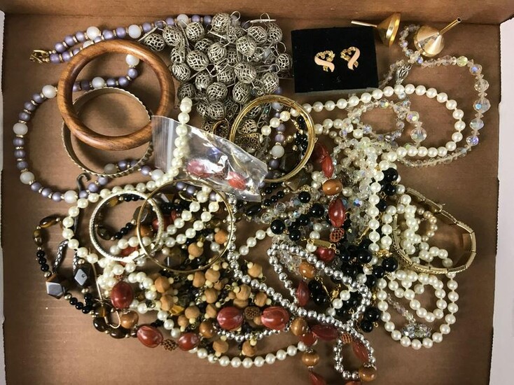 Vintage Lot of Costume Jewelry : Beads, Bangles