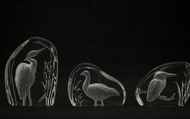 Wedgwood glass bird paperweights, including a woodpecker, heron, pheasant,...