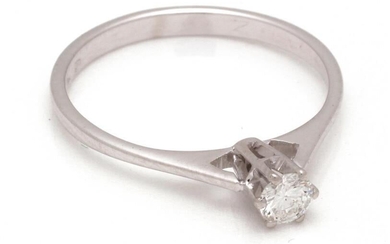White gold solitaire ring