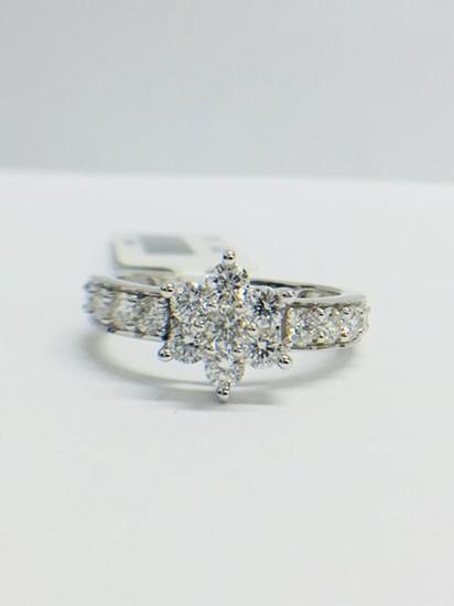 18ct White gold Diamond Cluster ring, G/H colour...