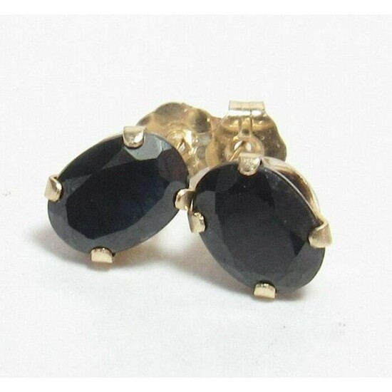 2.20 ct Dark Blue Sapphire 14kt Gold Stud Earrings