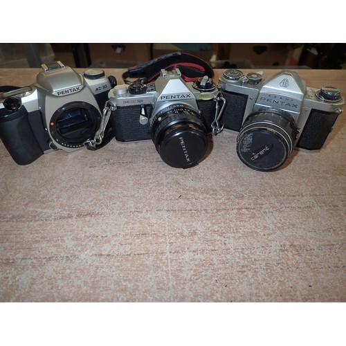 3 Retro Pentax cameras.