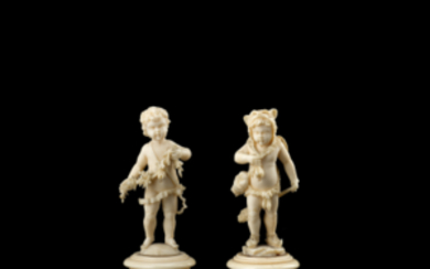 A pair of ivory sculptures of amorini on bases. 19th century (h. cm 11,5)