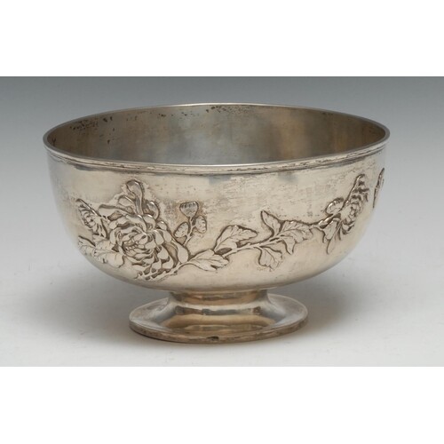 A Chinese silver circular pedestal bowl, applied with a band...
