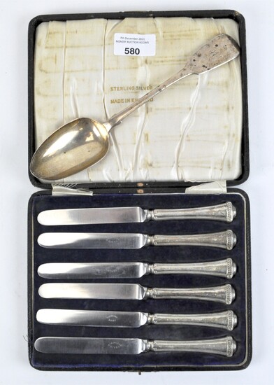 A Georgian William Chawner II fiddle pattern spoon, and a set of six silver handled fruit knives