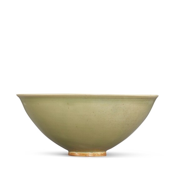 A Yaozhou celadon bowl, Song dynasty 宋 耀州青釉撇口盌