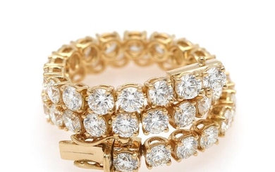 NOT SOLD. A diamond bracelet set with numerous brilliant-cut diamonds weighing a total of app. 10.69 ct., mounted in 18k gold. Colour: Top Crystal-Crystal (I-J). VS. – Bruun Rasmussen Auctioneers of Fine Art