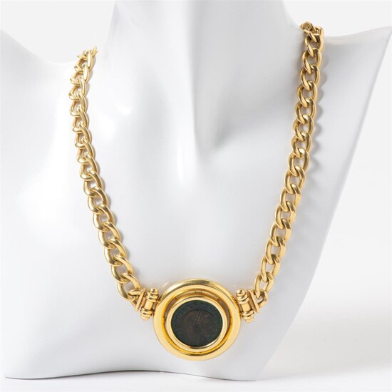 (-), An 18 carat yellow gold Necklace 20th...