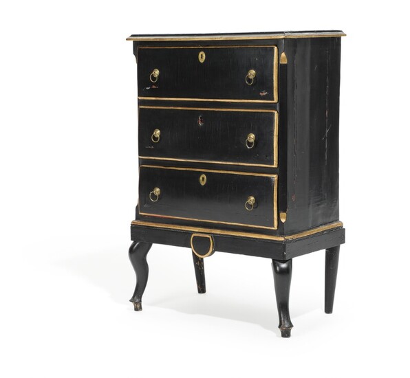 An 18th century partly black and gilded wood chest of drawers. H. 92. W. 62. D. 35 cm.