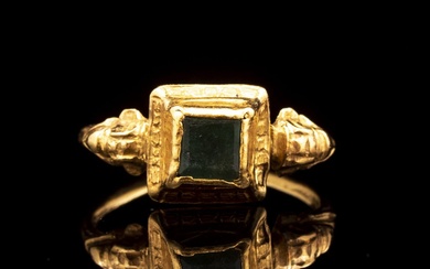 Antique Gold & Emerald Ring