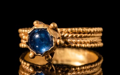 BYZANTINE GOLD RING WITH SAPPHIRE