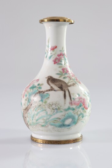 Chine vase en porcelaine à décor d'oiseau 19ème