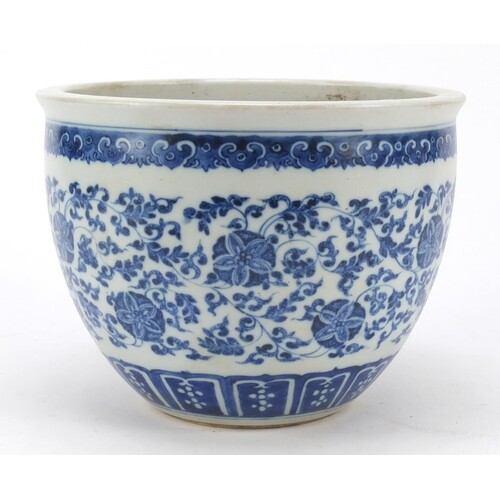 Chinese blue and white porcelain jardiniere, finely hand pai...