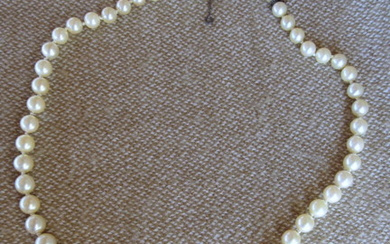 Cultured pearl necklace 40 cm long silver bracket 6...