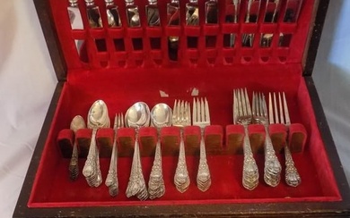 Fabulous Charles II by Lunt 92 piece sterling silver flatware dinner set