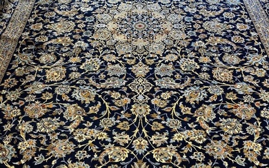 Hand Knotted Persian Kashan Rug 13.5x10.3 ft