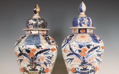 Japan, a pair of octagonal Imari porcelain baluster jars and covers, 17th-18th century